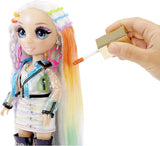 Rainbow High Hair Studio – ekskluzywny zestaw lalek Amaya Raine z długimi włosami do stylizacji – zawiera zmywalną kredę do włosów, szczotkę do włosów i akcesoria – prezent dla dzieci w wieku od 6 lat