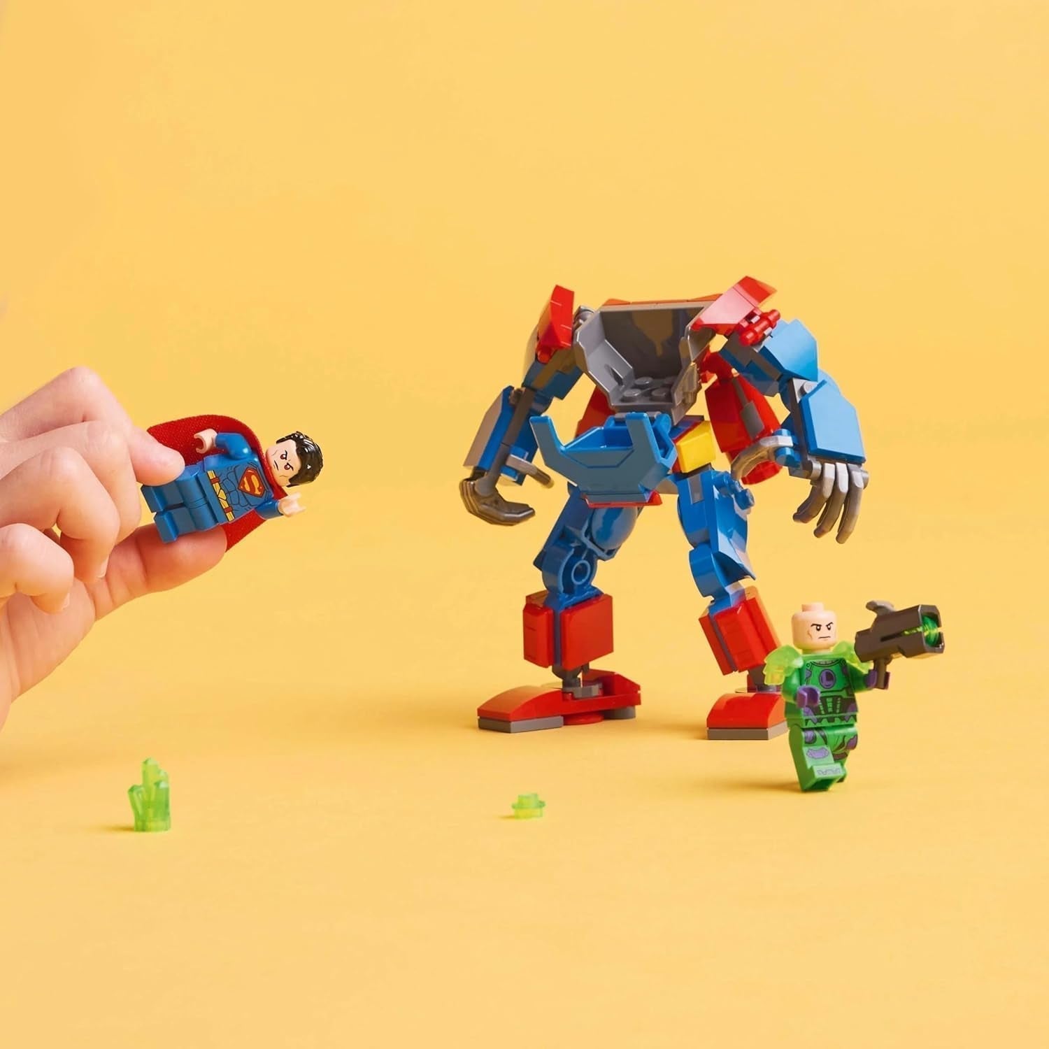 LEGO DC Superman Mech kontra. Lex Luthor — zabawka superbohatera z 2 minifigurkami — figurka do zbudowania z ruchomymi rękami, nogami i palcami — prezent dla chłopców i dziewcząt w wieku od 6 lat 76302 Zestawy do budowania Besuche den LEGO-Store