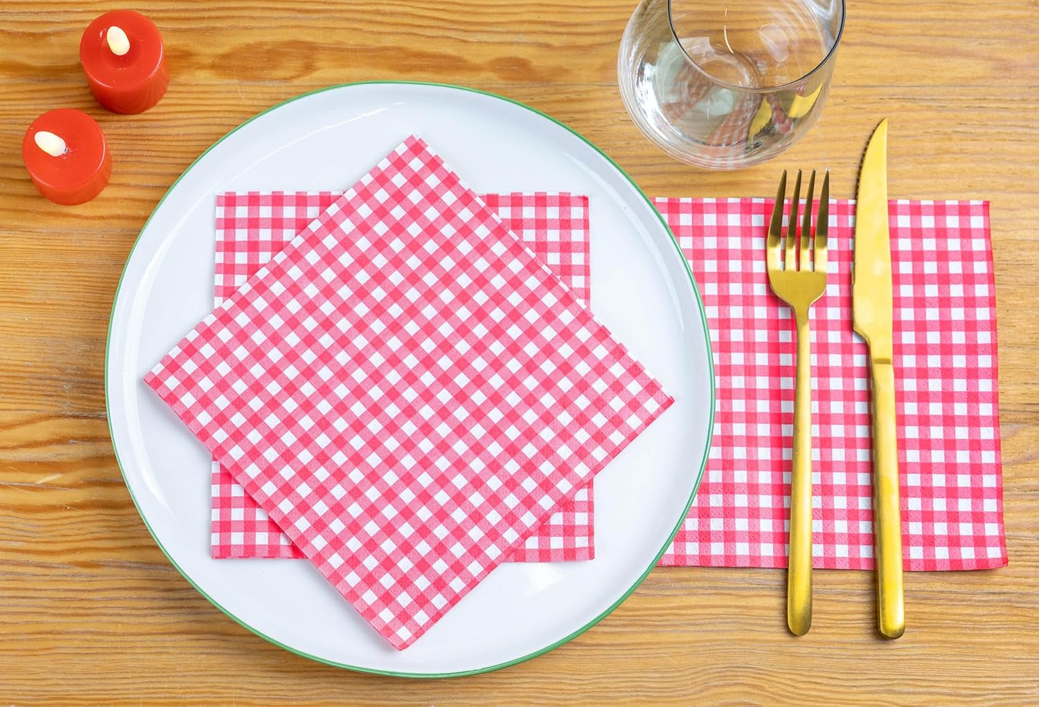 Talking Tables 100 x opakowanie zbiorcze Miękkie serwetki papierowe w czerwony wzór Jednorazowe serwetki na urodziny Wesela Zastawa stołowa Catering bożonarodzeniowy Wyprodukowano w UE 2 warstwy 33 cm