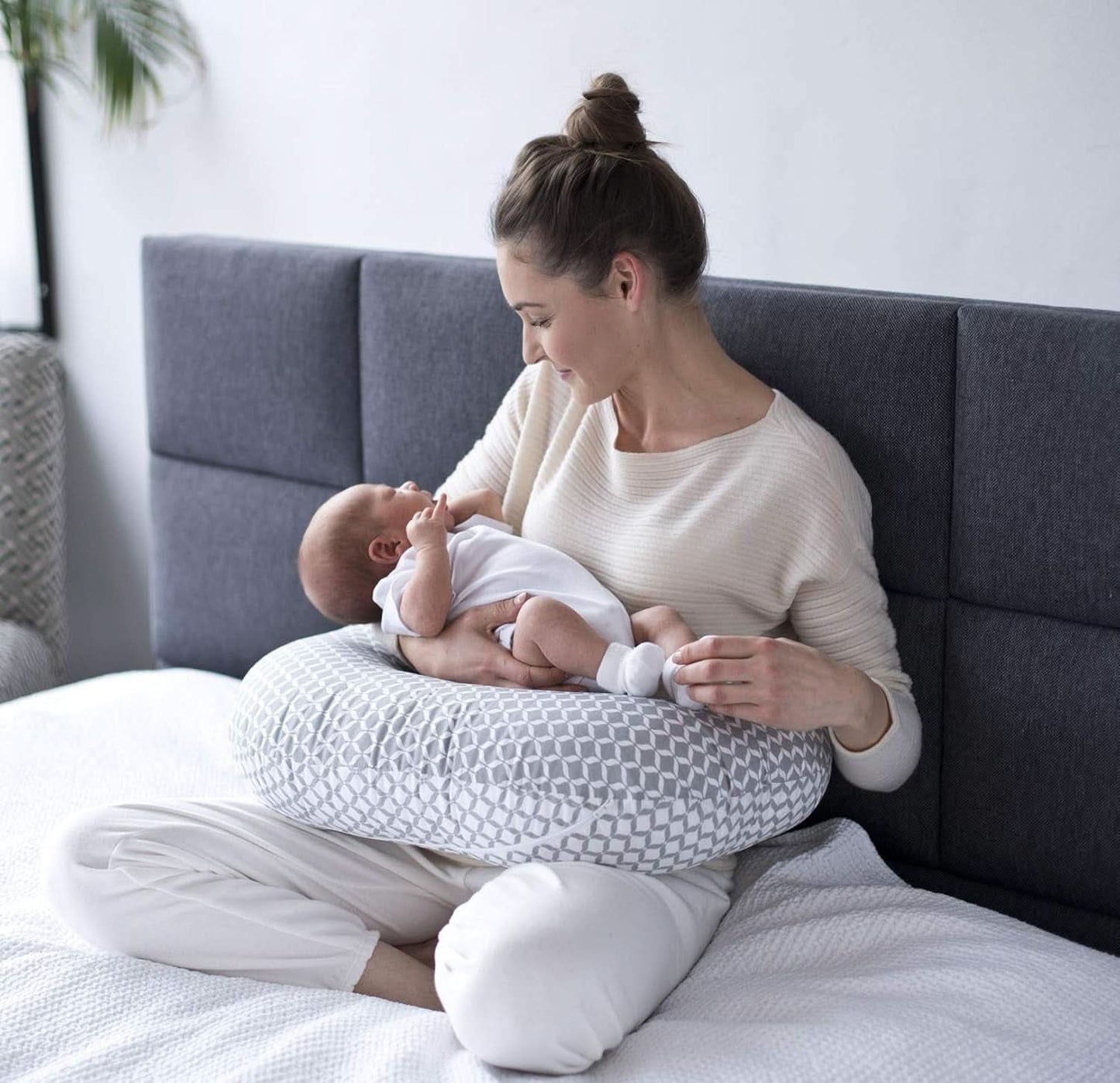 Ergonomiczna poduszka do karmienia, Oeko-Tex Standard 100, beż Dodatki Żywność i karmienie piersią Sklep Bebe Naty