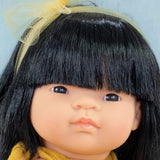 Lalka Miniland, 38 cm, Azjatka. Wyprodukowano w Hiszpanii. Anatomicznie poprawne. Kolekcja Mój przyjaciel i ja