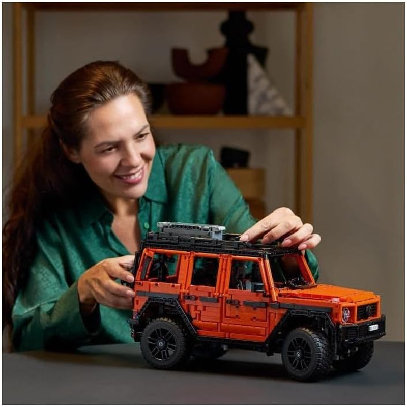 LEGO Technic Mercedes-Benz G 500 Professional Line, zestaw do budowania modelu samochodu klasy G, prezent dla dorosłych, zestaw luksusowego pojazdu terenowego, kolekcjonerski Mercedes, samochodzik zabawkowy 42177 Zestawy do budowania w sklepie LEGO