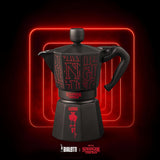Bialetti Moka Express Stranger Things Ekspres do kawy na 6 filiżanek, przycisk muzyczny z funkcją ładowania USB-C, nie nadaje się do płyt indukcyjnych, 6 filiżanek (270 ml), czarny