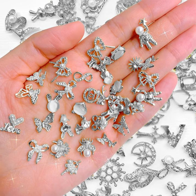 50 Stück Gold Nail Charms, Błyszczące 3D Nail Art Charms, Glitzersteine ​​​​Nägel Perle Legierung Nagel, Schmetterling Strasssteine ​​​​Nägel Charms, DIY Nail Art Zubehör, Für Mädchen Frauen