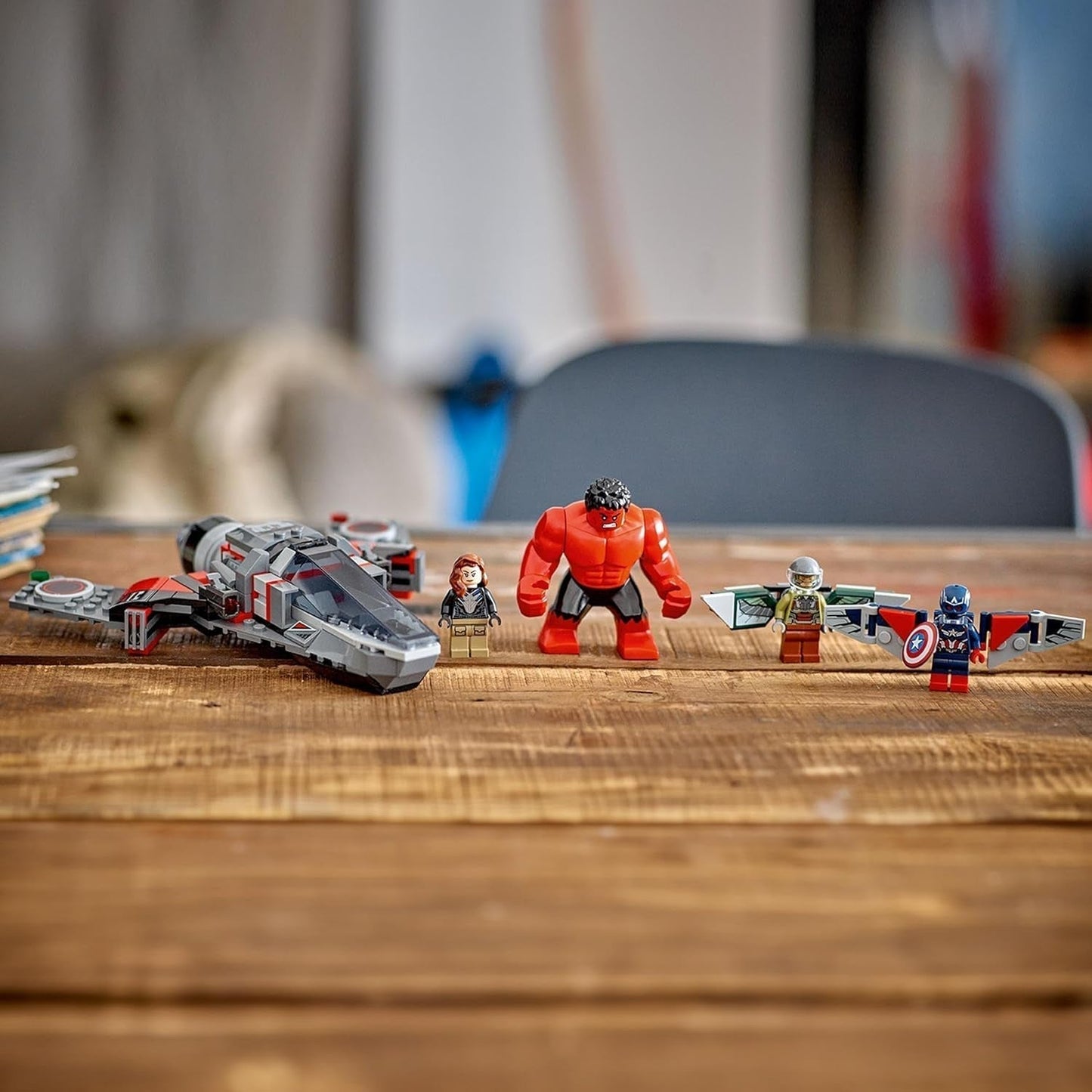 LEGO Marvel Starcie pomiędzy Kapitanem Ameryką a Czerwonym Hulkiem Prezent dla dzieci Zestaw odrzutowy do zbudowania Zabawka superbohatera dla chłopców i dziewcząt 8-letnia przygoda do budowania 76292 Zestawy do budowania Besuche den LEGO-Store