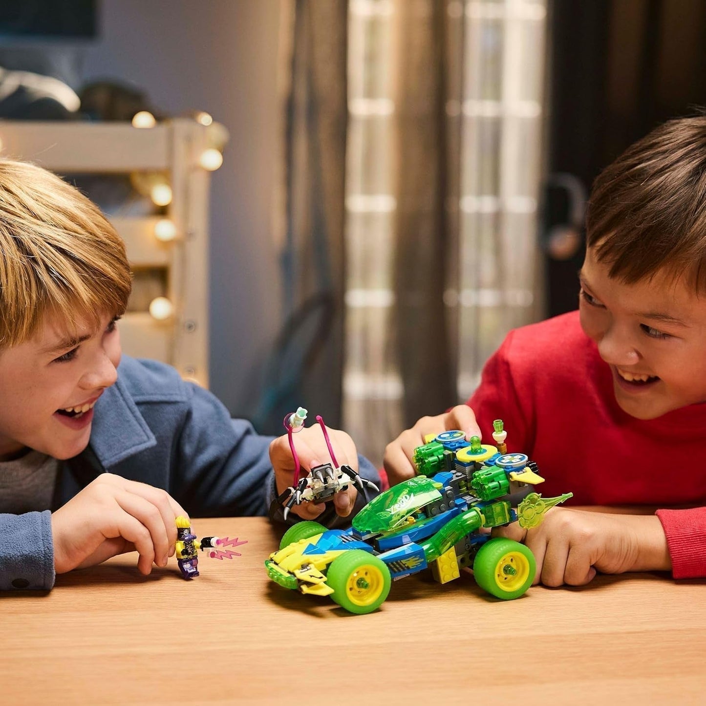 LEGO Dreamzzz Mateo z wyścigówką Z-Blob Action, zestaw fantasy 2 w 1 z pojazdami, minifigurkami i stworzeniami ze snów dla dzieci w wieku powyżej 8 lat, prezent dla chłopców i dziewcząt 71491 Zestawy do budowania Beuche den LEGO-Store