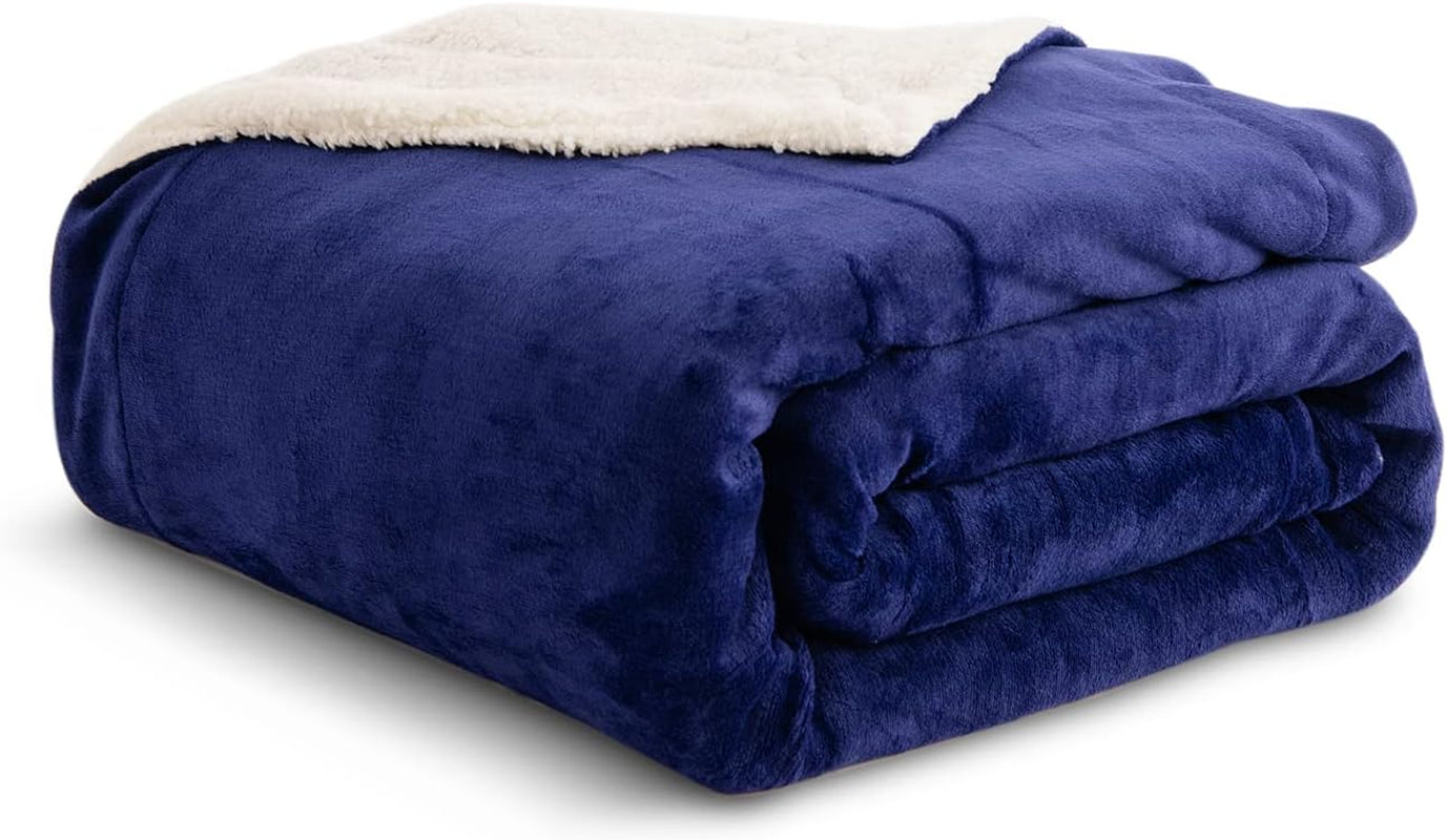 Koc polarowy Kono Sherpa, 150 x 200 cm, miękki, przytulny, puszysty, dwustronny, mikrofibra, stałe koce na łóżko, kanapę, kanapę (granatowy, podwójny/podwójny) Łóżka i koce Besuche den KONO-Store Granatowy Twin/Double
