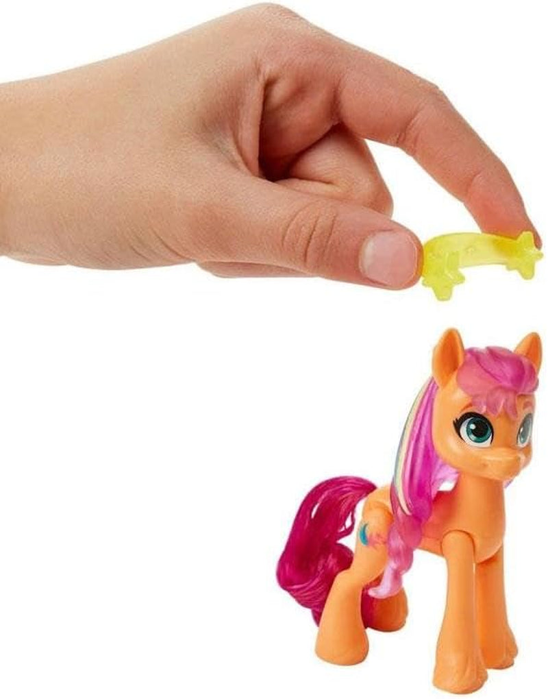 My Little Pony - Odkryj swojego błyszczącego kucyka: Beauty Mark Magic Sunny Starscout, Kucyk od kopyta do serca 7,5 cm, wiek 5+, F5250, wielokolorowy