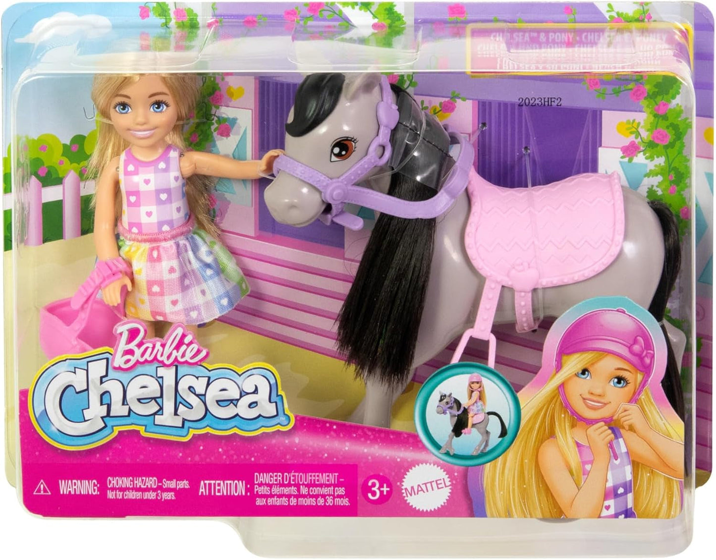 Lalka Barbie Chelsea i Kucyki – zapinaj pasy do zabawy i bezpiecznej jazdy, różowe siodełko i stopnie, w zestawie kask i urocza sukienka w kratę, od 3 lat, HTK29