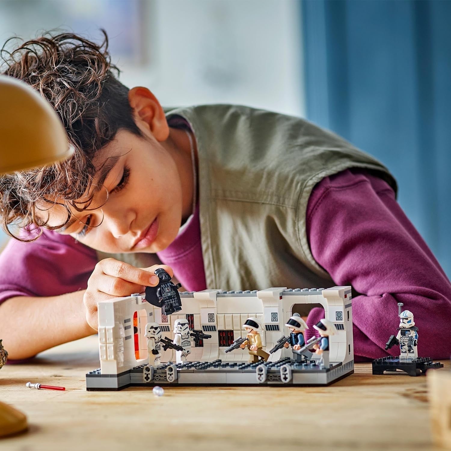 LEGO Star Wars Tantive IV Boarding, zabawka do budowania z filmu „Nowa nadzieja”, kolekcjonerski zestaw fantasy, pomysł na prezent dla chłopców i dziewcząt w wieku powyżej 8 lat oraz kolekcjonerów 75387 Zestawy do budowania Szukaj w sklepie LEGO