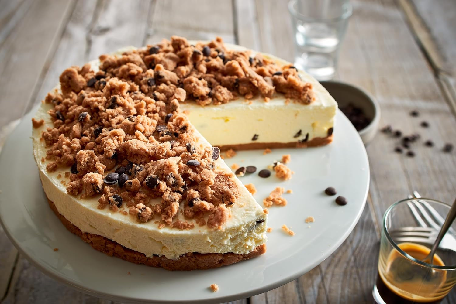 RUF Ciasto ciasteczkowe Ohne Backen, Tortenboden Aus Keksteig Mit Frischkäse-Creme Und Schokoladenstückchen, Inkl. Kuchenform, 1X325G Mieszanka do pieczenia i gotowania Naty Shop