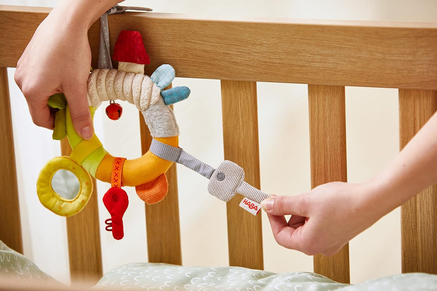 HABA 306453 - Figurka wisząca Pierwszy komplet kluczy, figurki ruchome i wiszące od 6 miesiąca Zabawki dla dzieci Naty Shop
