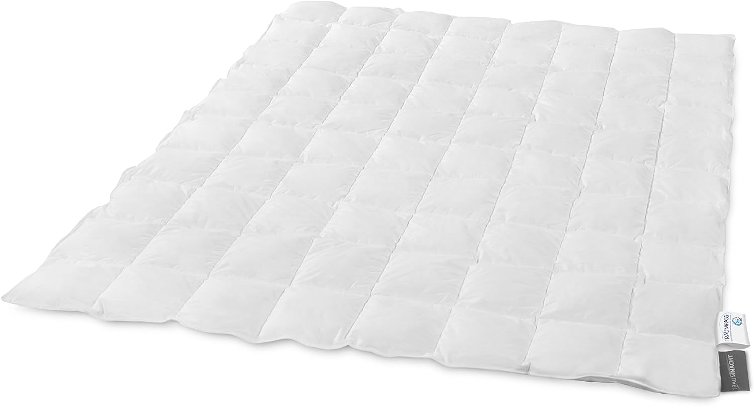 Traumnacht Basic Lekka kołdra puchowa z nowym białym puchem (60%) i pierzem (40%), DIN EN 12934, 135 x 200 cm, z certyfikatem Down Pass i Oeko-Tex, wyprodukowana zgodnie z niemiecką normą jakości. Kołdry i kołdry Naty Shop 60 procent puchu / 40 procent pierza Lekki koc letni 135 x 200