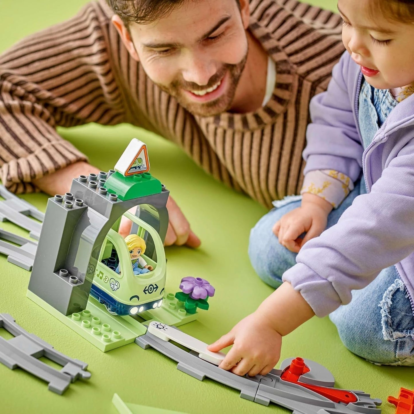 LEGO DUPLO Tunel i tory kolejowe — zestaw rozszerzający, prezent dla małych dzieci, zachęca do zręczności, zestaw dla fanów pojazdów od 2 lat, kreatywna zabawka edukacyjna 10425 Zestawy do budowania Besuche den LEGO-Store