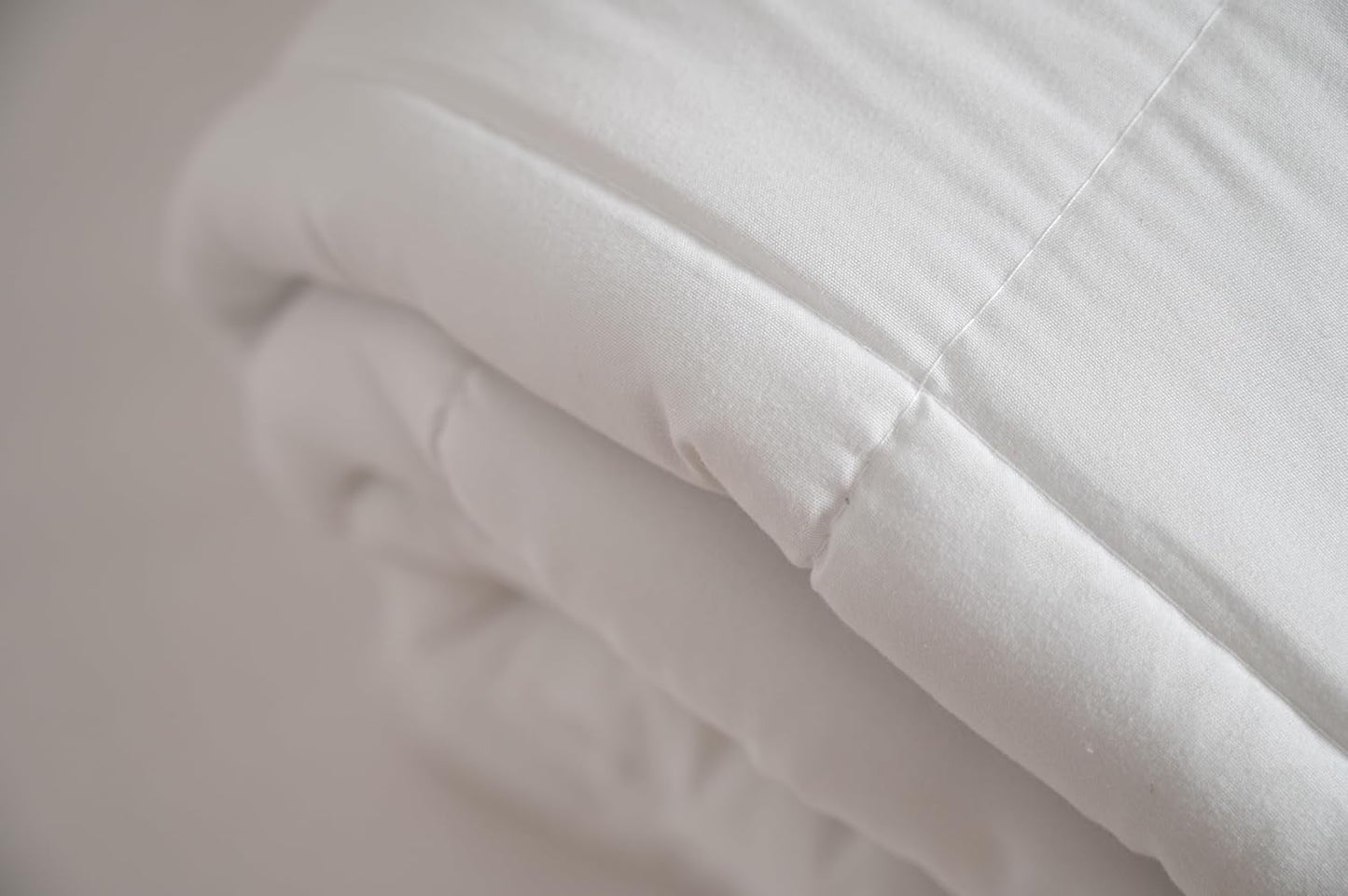 Kołdra TRAMAS+ 200 Gr/M² do łóżek z silikonowanych włókien kanalikowych - 150X220 cm - Certyfikat Oeko Tex - Biała, miękka, ciepła, minimalistyczna - Łóżko 90 Cm Kołdry i kołdry Naty Shop