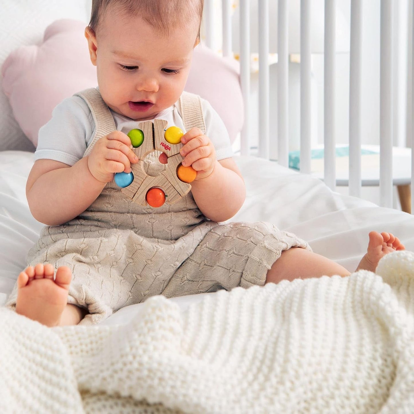 HABA 306692 - Zabawka do łapania z kółkiem kulkowym, Zabawka do łapania od 6 miesiąca życia, Wyprodukowano w Niemczech, Kolorowe zabawki Bebe Naty Shop