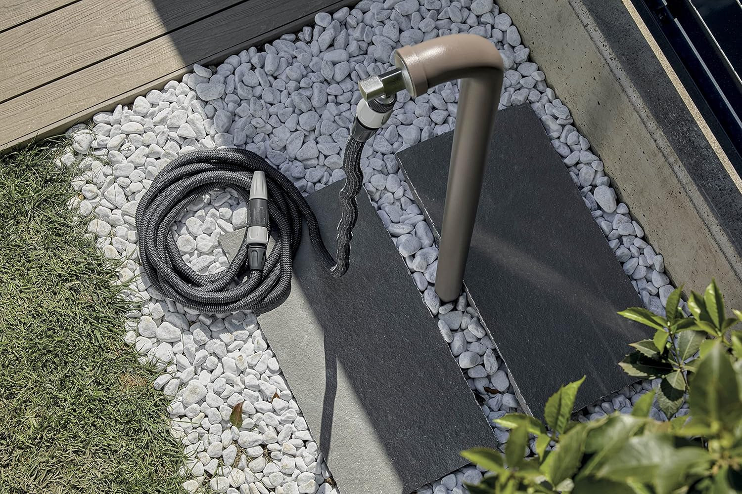 GF SRL, Aquapop Grey Easy 10, samorozciągający się wąż w oplocie o długości 10 metrów, wyprodukowany we Włoszech, z mini opryskiwaczem ogrodowym i złączami do nawadniania ogrodu, kolor ciemnoszary