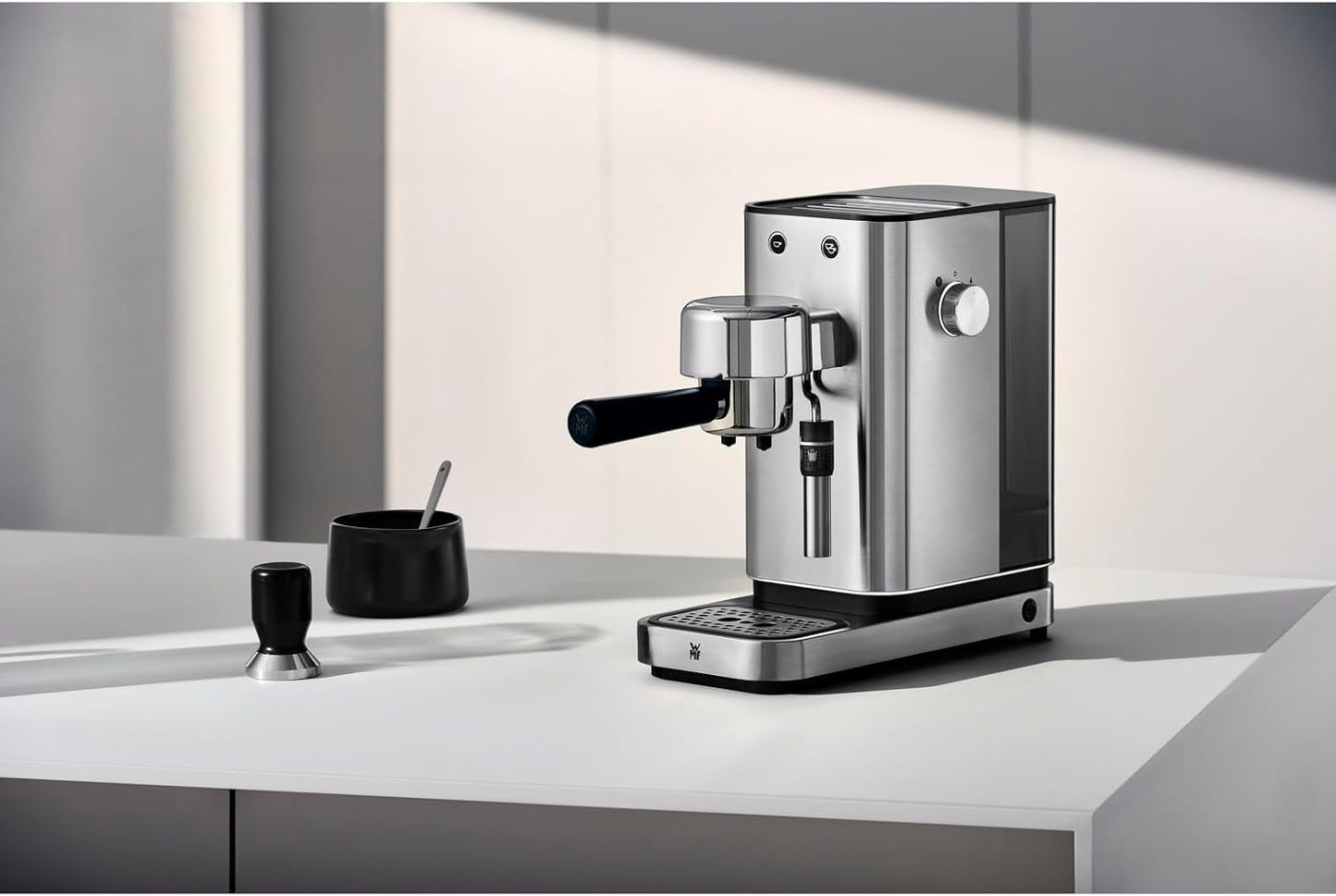 Ekspres do kawy WMF Lumero, kolba, 1400 watów, kolba, 3 wkładki, na 1-2 filiżanki espresso, w tym na kapsułki, 15 barów, uchwyt na kubek, spieniacz do mleka, stal nierdzewna matowa