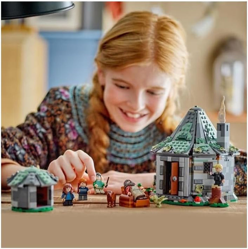 LEGO Harry Potter Chatka Hagrida: Niespodziewana wizyta Zestaw z 5 minifigurkami i 2 figurkami zwierząt, prezent dla kobiet i mężczyzn, magiczna zabawka przygodowa, zestaw fantasy 76428 Zestawy do budowania Beuche den LEGO-Store