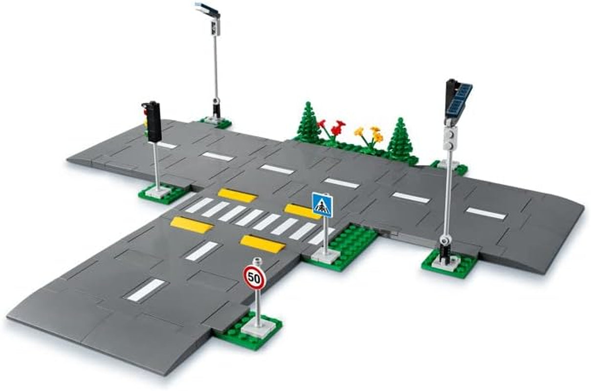 LEGO City Skrzyżowanie dróg ze światłami Zestaw do budowania ze świecącymi w ciemności klockami 60304 Zestawy do budowania w sklepie LEGO
