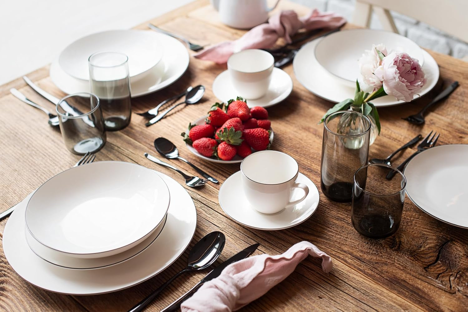 Seria MĘSER Felise, elegancki serwis do kawy na 6 osób, ponadczasowy, czarna obwódka, porcelana, biały