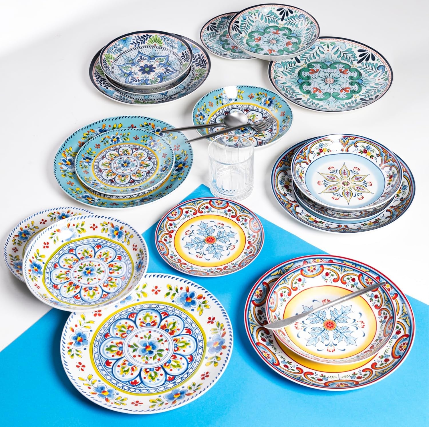 Serwis obiadowy porcelanowy 18 szt., 6 różnych kompletów talerzy, Andaluzja