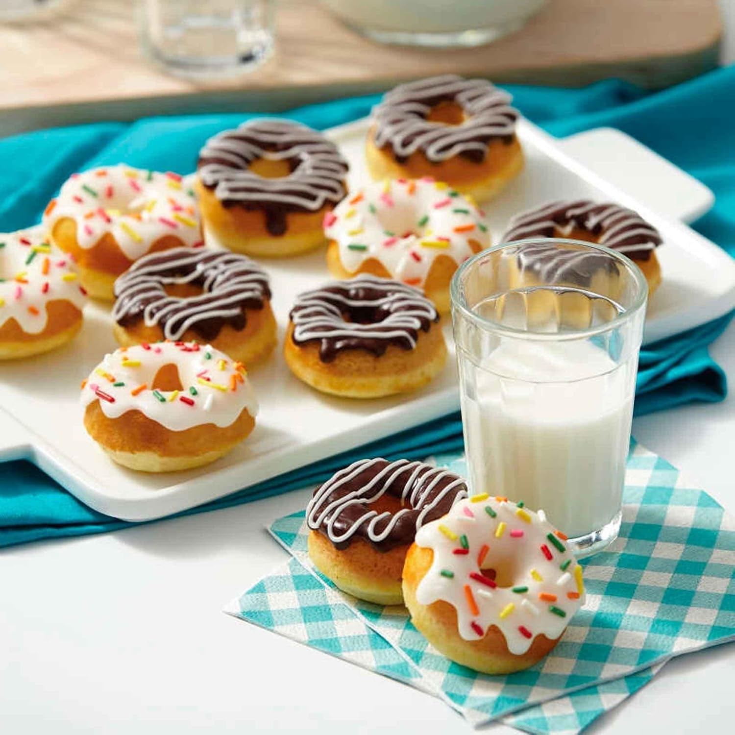 Wilton Donut-Backform Mit 12 Mulden Donutform, Hochwertige Donut Backform Mit Antihaftbeschichtung Für 12 Mini-Donuts, Spülmaschinenfest Formy i blachy do pieczenia Naty Shop