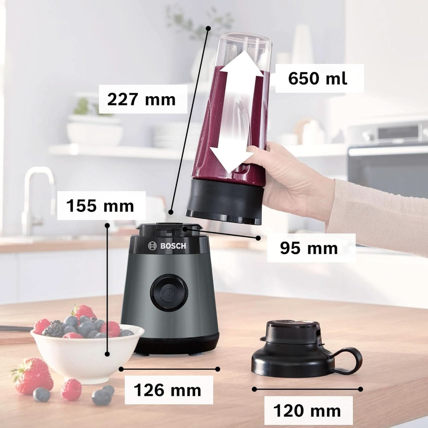 Bosch Mini-mikser stojący Vitapower Serie 2 MMB2111S, mikser wysokoobrotowy, Bis Zu 40 000 obr./min, Tritan Togo-Flasche 0,6 l, Trinkdeckel, Bruchsicher, Spülmasch.Geeignete Teile, 450W, Silber/Schwarz Kitchen Naty Shop