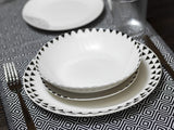 Graficzny serwis stołowy, 18 sztuk dla 6 osób, porcelana, kolor biały
