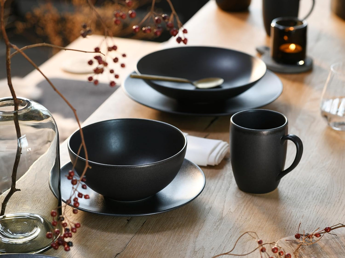 Creatable, 23146, seria SOFT TOUCH BLACK, 20-częściowy zestaw naczyń obiadowych, serwis łączenia porcelany, można myć w zmywarce i używać w kuchence mikrofalowej, wyprodukowano w Portugalii