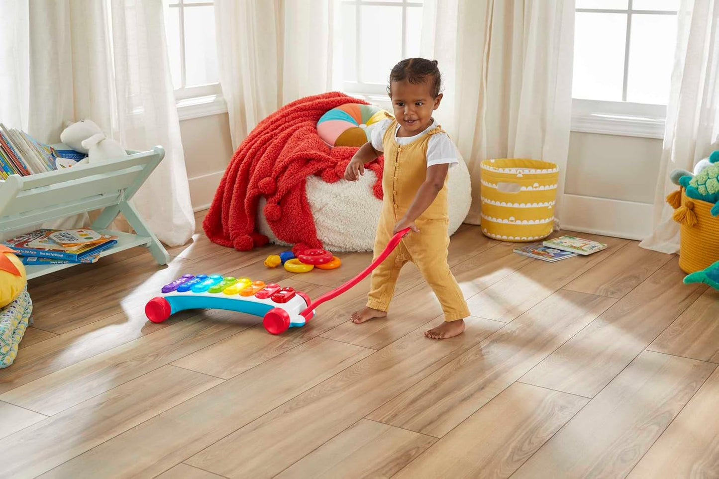 Fisher-Price Świecący ksylofon gigant - elektroniczny instrument muzyczny do ciągnięcia wraz z piosenkami z treściami edukacyjnymi, dla dzieci, już od 9 miesiąca życia, wielokolorowy, wersja: francuska, HJK40 Jucarii Bebe Naty Shop