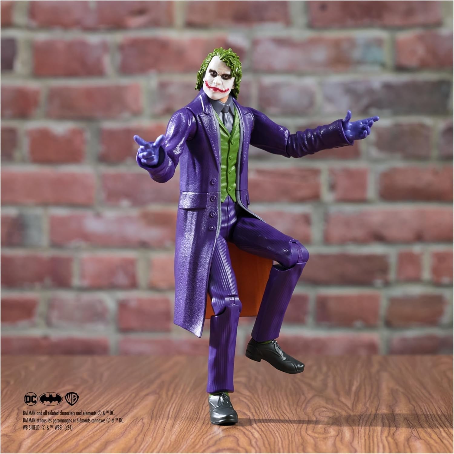DC Comics Mroczny Rycerz - Figurka Jokera Znana z legendarnej trylogii Mroczny Rycerz w 30cm. Od 3 lat Figurki Naty Shop