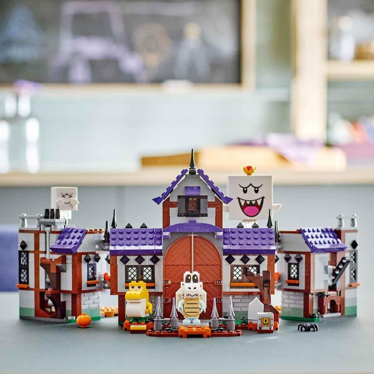 LEGO Super Mario King Nawiedzony dom Buu Huu Nawiedzony dom dla dzieci Zestaw kolekcjonerski Nintendo z małym Yoshi Prezent dla chłopców, dziewcząt i graczy w wieku od 8 lat 71436 Zestawy do budowania Besuche w sklepie LEGO