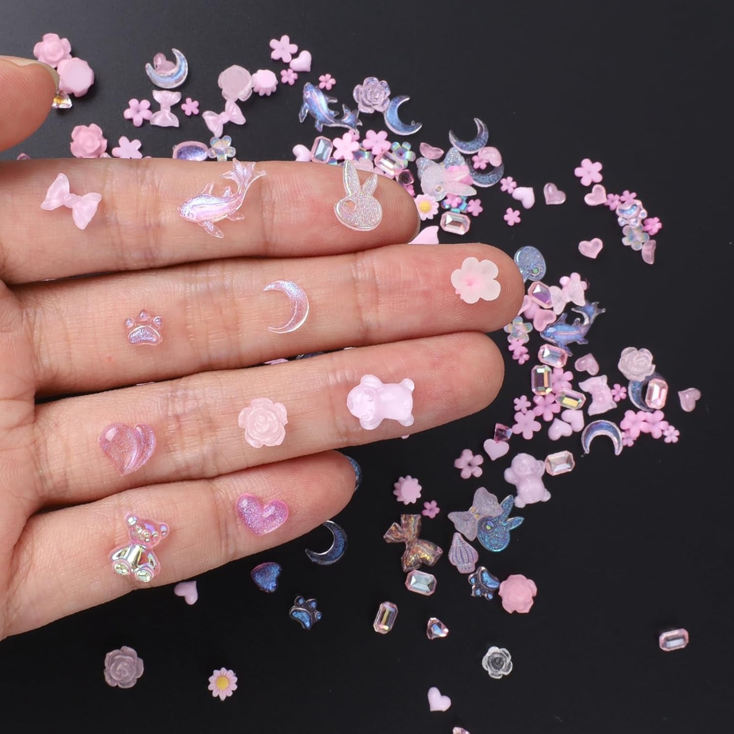 100 szt. Kokardki do paznokci Y2K 3D Żywica Kamelia Kwiatowe zawieszki do paznokci Kawaii Cyrkonie Ozdoby do paznokci, wzory, akcesoria do rękodzieła DIY (różowy)