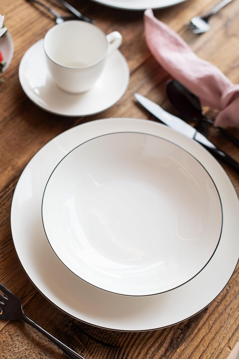 Seria MĘSER Felise, elegancki serwis do kawy na 6 osób, ponadczasowy, czarna obwódka, porcelana, biały