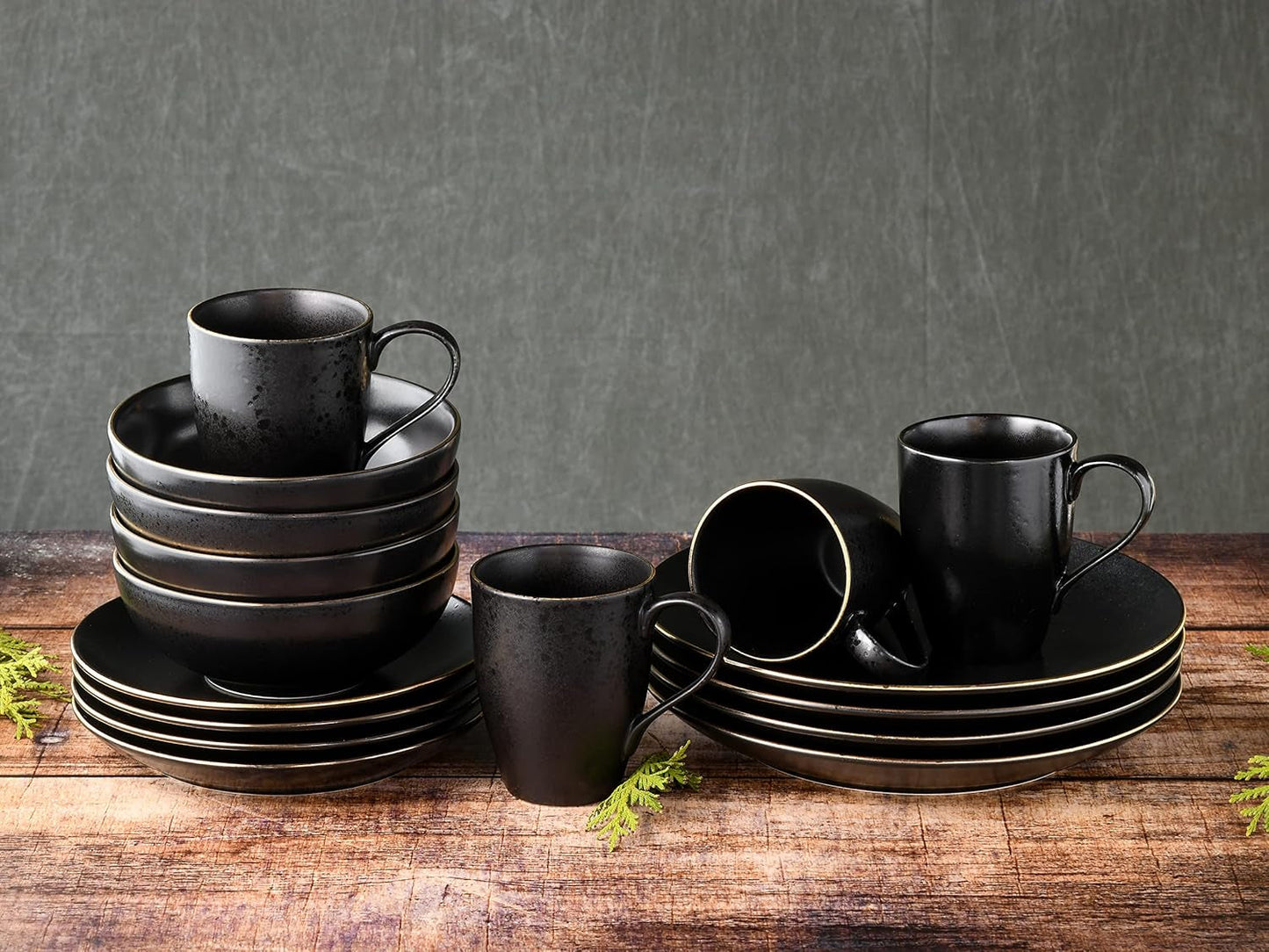 CreaTable, 22699, seria Industrial Gold BLACK, 16-częściowy zestaw naczyń obiadowych dla 4 osób, serwis porcelany Combo, można myć w zmywarce i używać w kuchence mikrofalowej, jakość produkcji