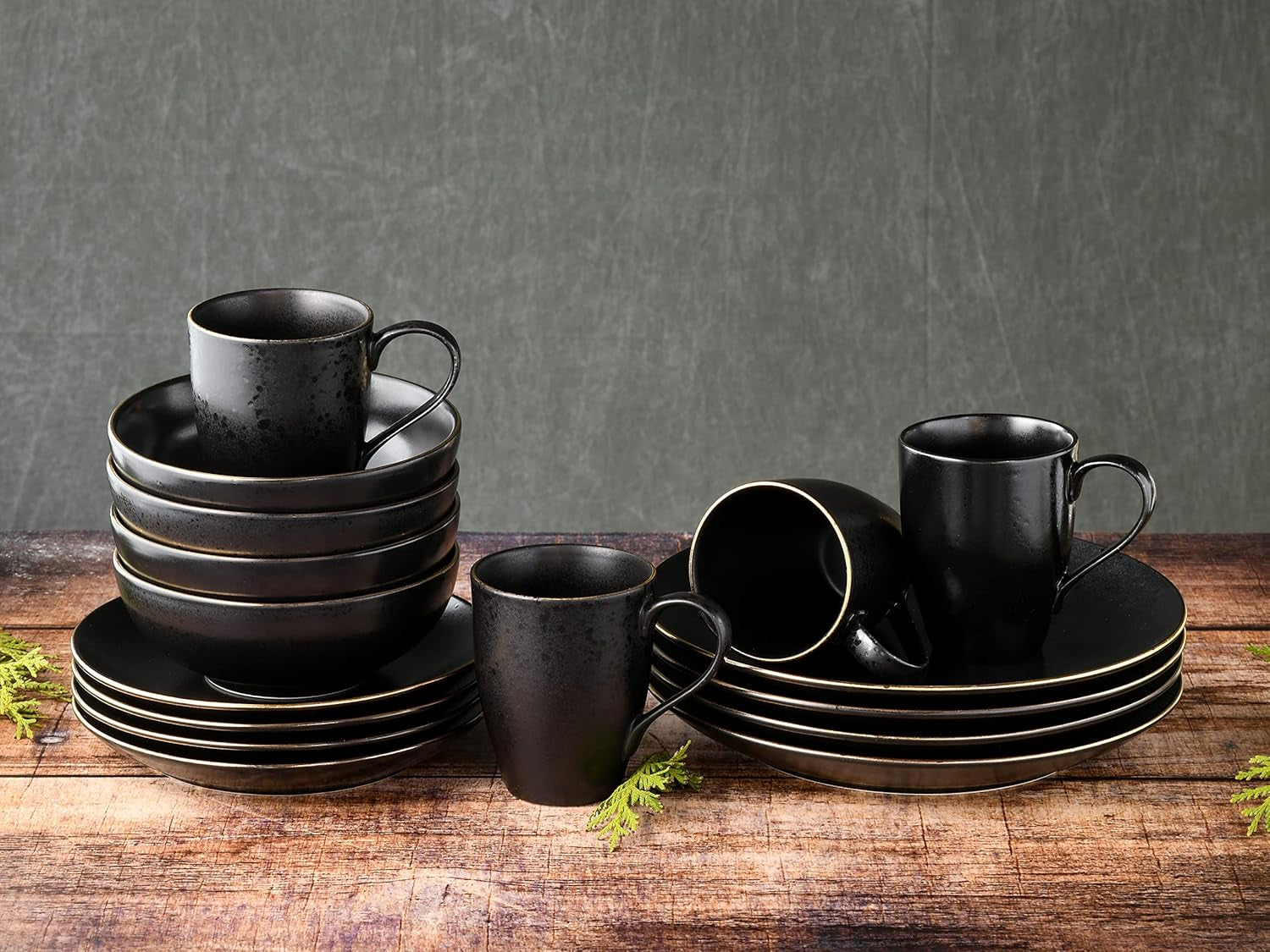 CreaTable, 22699, seria Industrial Gold BLACK, 16-częściowy zestaw naczyń obiadowych dla 4 osób, serwis porcelany Combo, można myć w zmywarce i używać w kuchence mikrofalowej, jakość produkcji