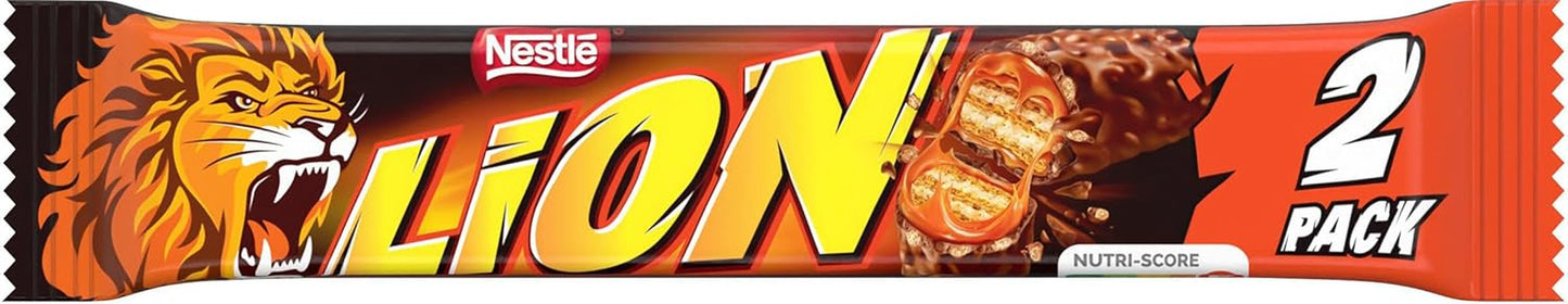 Nestlé LION Batonik czekoladowy z karmelem, chrupiąca przekąska, chrupiąca czekolada i chrupiące chipsy, nadzienie karmelowe, wyjątkowe doznania kulinarne, opakowanie zbiorcze, 28 opakowań (2 x 30 g każde)