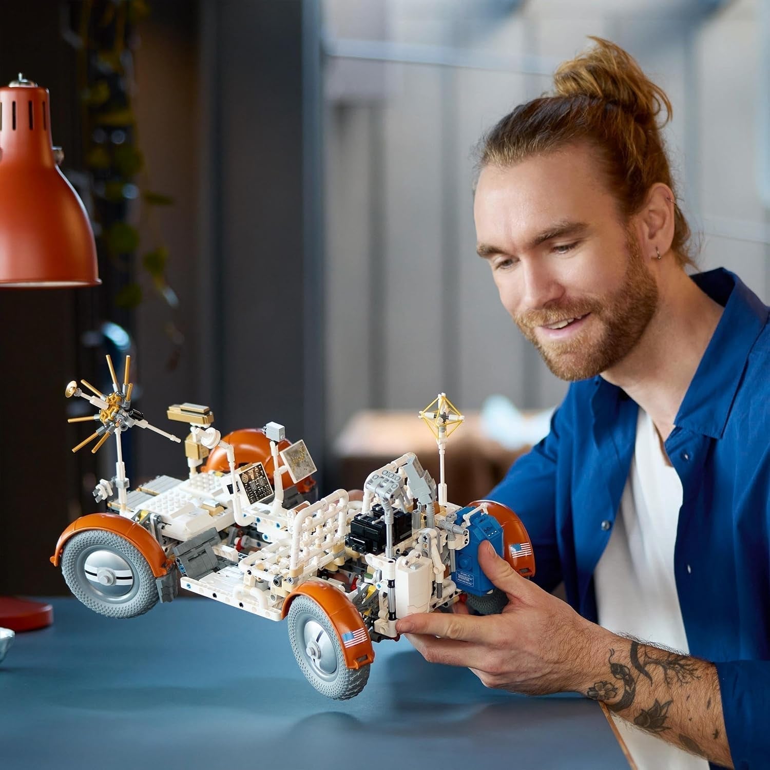 LEGO Technic NASA Apollo Lunar Roving Vehicle (LRV), model łazika księżycowego dla dorosłych, kosmiczny przedmiot kolekcjonerski dla miłośników nauki, zabawka do budowania, model pojazdu kosmicznego 42182 Zestawy do budowania Kup w sklepie LEGO
