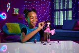 Lalka Monster High Draculaura ze swoim zwierzakiem, hrabią, wspaniałym kotem-nietoperzem i akcesoriami, takimi jak plecak, księga zaklęć, pudełko bento i inne, lalki HRP64 Naty Shop