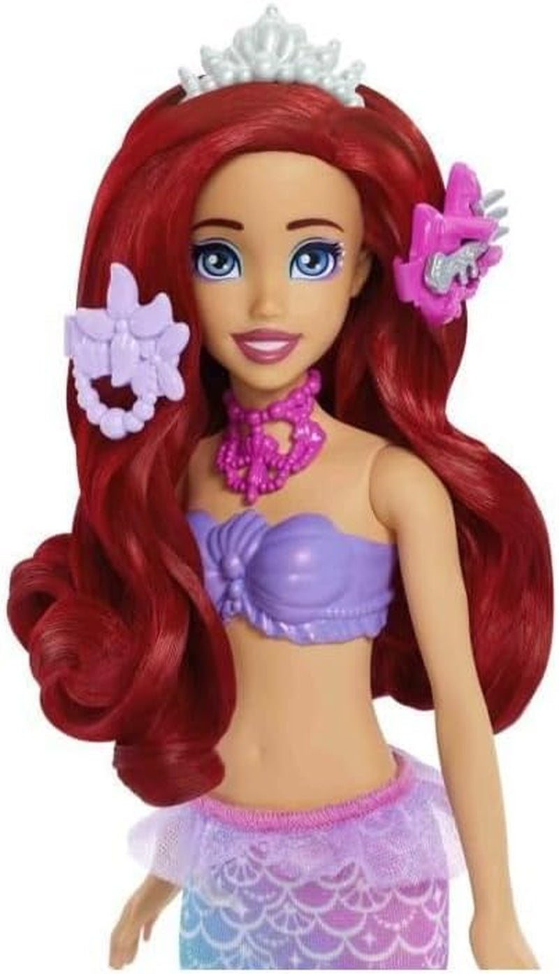 Zabawki Mattel Disney Princess, lalka do makijażu Syrenka Arielle z odpinanym ogonem, stolik do makijażu z 5 powtarzalnymi wyskakującymi niespodziankami i 5 akcesoriami, lalki JBF86 Naty Shop