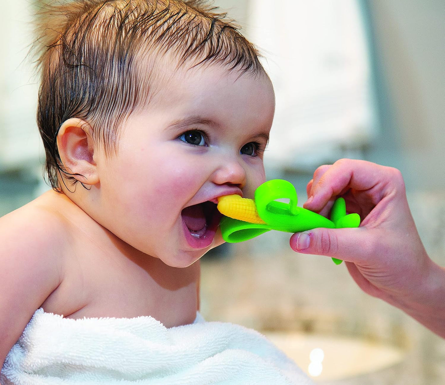 Nuby - Kolba kukurydzy na ząbkowanie - 3M+, wielokolorowa