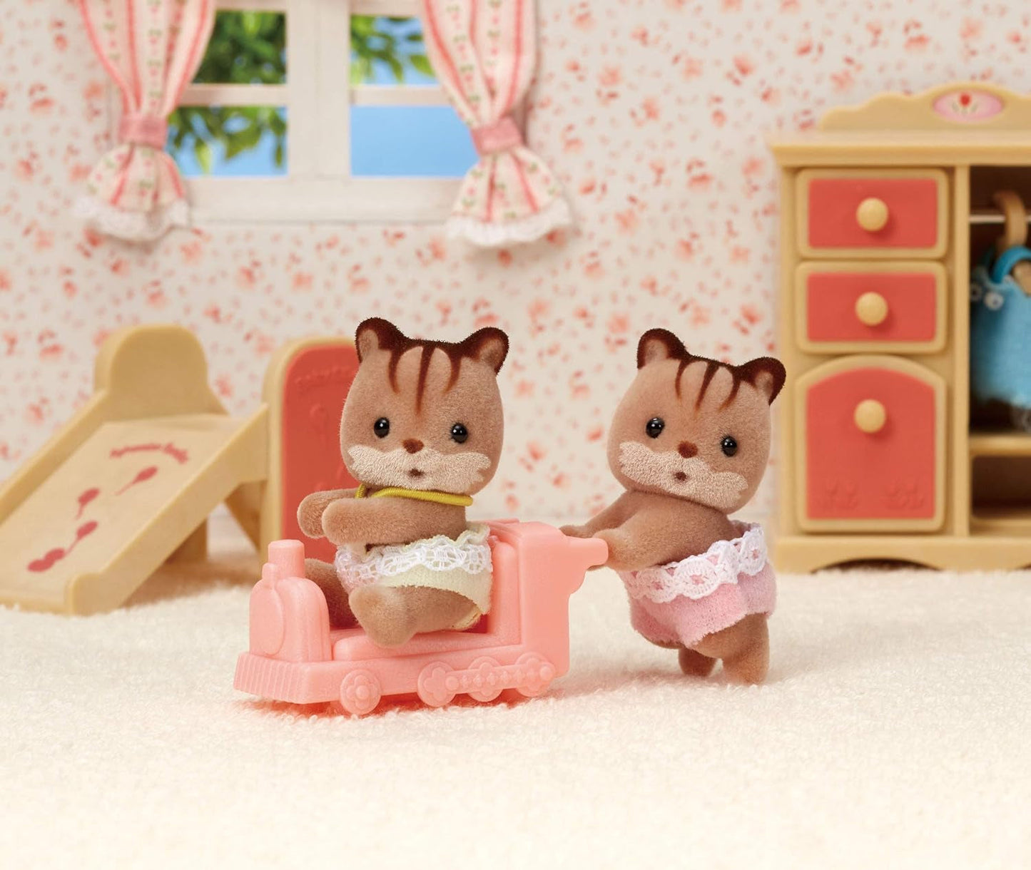 Sylvanian Families L5421 Wiewiórka Bliźniaki Domek dla lalek Figurki z domku dla lalek Naty Shop Dolls