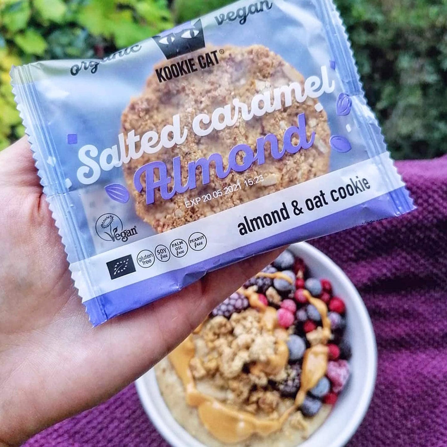 Wegańskie ciasteczka migdałowe ze słonym karmelem – pakowane pojedynczo, bezglutenowe, organiczne płatki owsiane migdałowe, bez soi – 12 x 50 g opakowanie zbiorcze (opakowanie 2 szt.)
