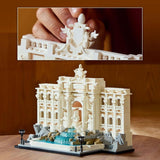 LEGO Architecture Fontanna di Trevi — model zabytku Rzymu z rzeźbami minifigurek — element kolekcji do biura i salonu — prezent dla dorosłych i miłośników architektury 21062 Zestawy do budowania Besuche den LEGO-Store
