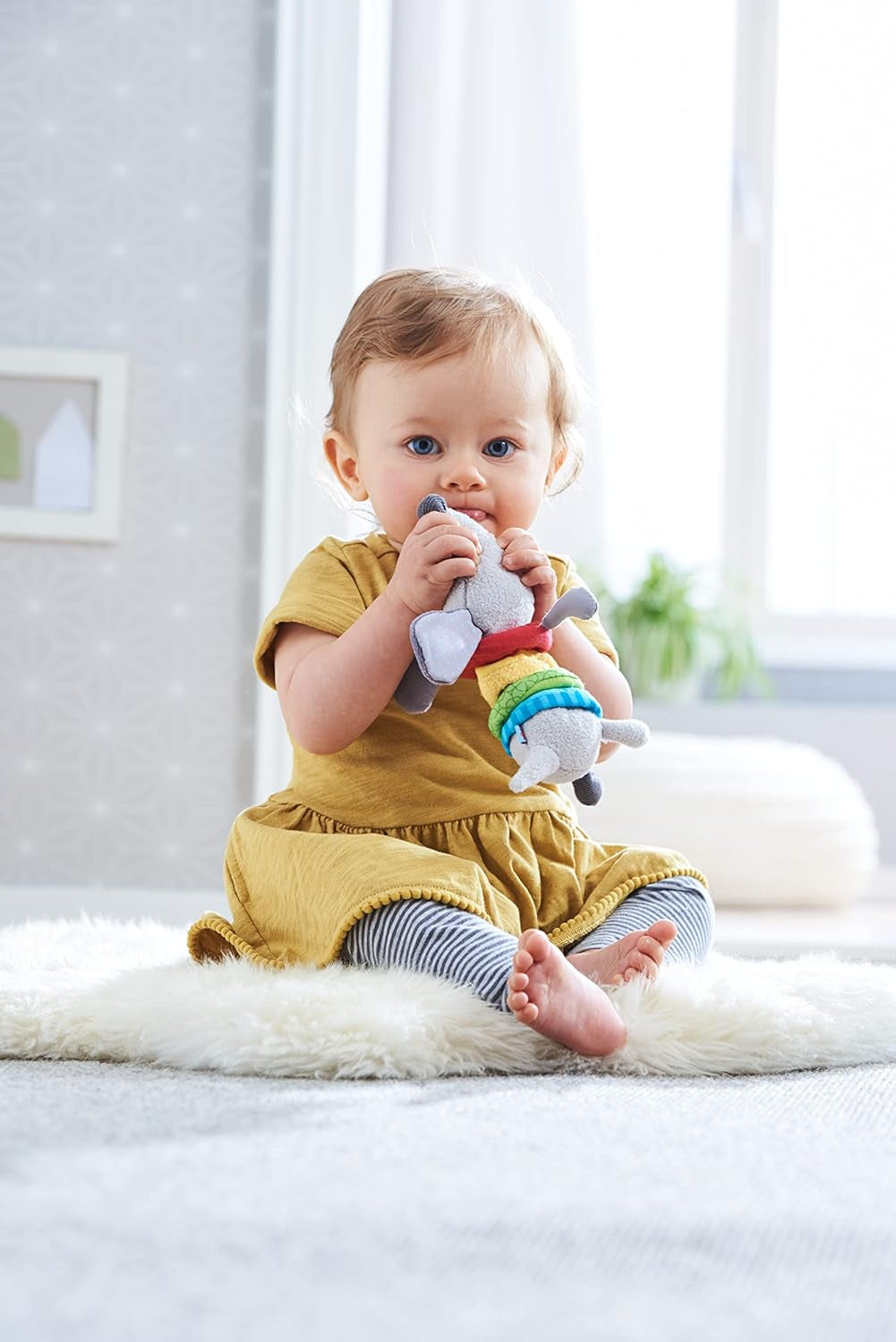 HABA 304771 - Grzechotka figurka jamnika, materiałowa zabawka dla dziecka z grzechotką, zabawka od 6 miesiąca. Toys Bebe Naty Shop