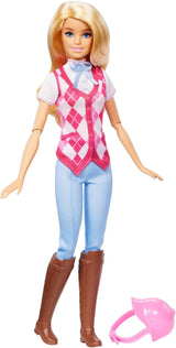 Lalka Barbie Malibu i akcesoria z filmu Barbie Mysteries: The Secret Horse Adventure, w tym modna lalka, odpinany strój do jazdy konnej i kask, HXJ38