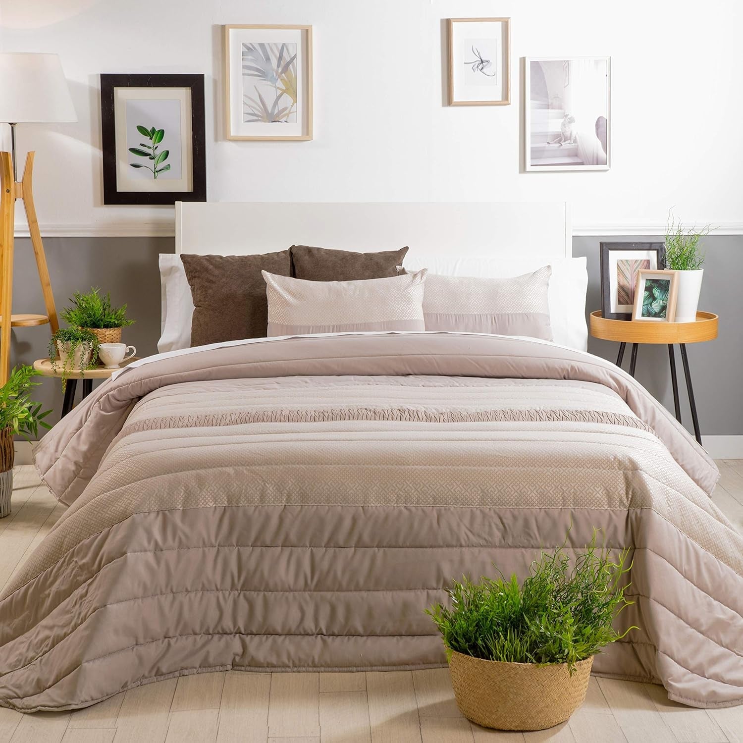 Pocieszyciel Spring 3, kremowy, do łóżka o szerokości 135 cm Kołdry i kołdry Naty Shop Kolor kremowy do łóżka o szerokości 135 cm