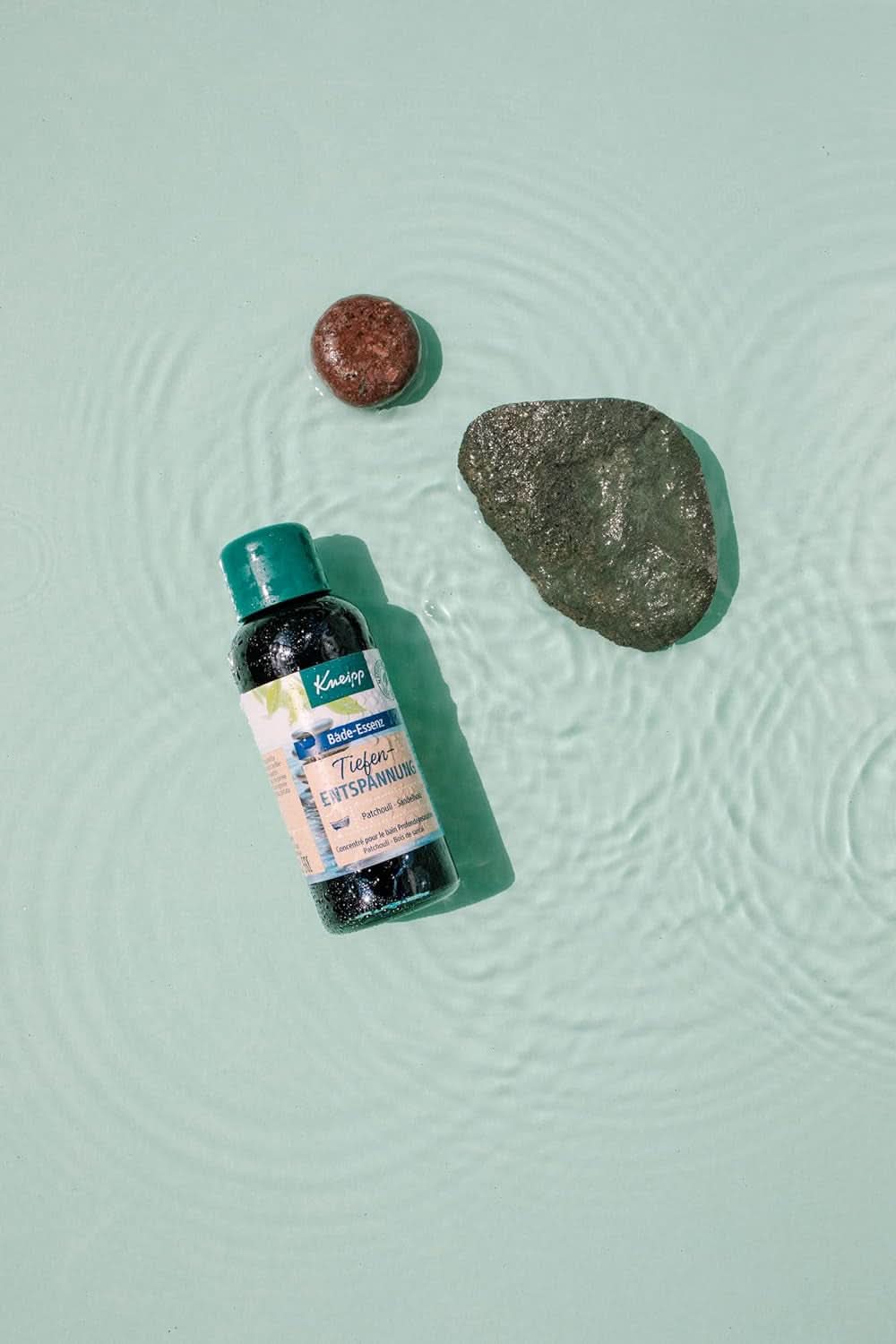 Kneipp, olejek do kąpieli z naturalnym olejkiem eterycznym z paczuli i ekstraktem z drzewa sandałowego do głębokiego relaksu i uspokojenia, 100ml Naty Shop