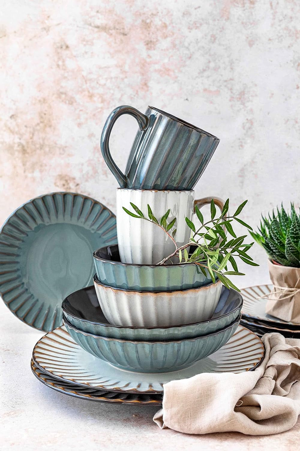 MĘSER 931964 Zestaw naczyń obiadowych z serii Confino dla 4 osób, nowoczesny wygląd vintage, ceramiczny zestaw combo, 20 sztuk, kolor benzyny z czarnymi akcentami, płytka